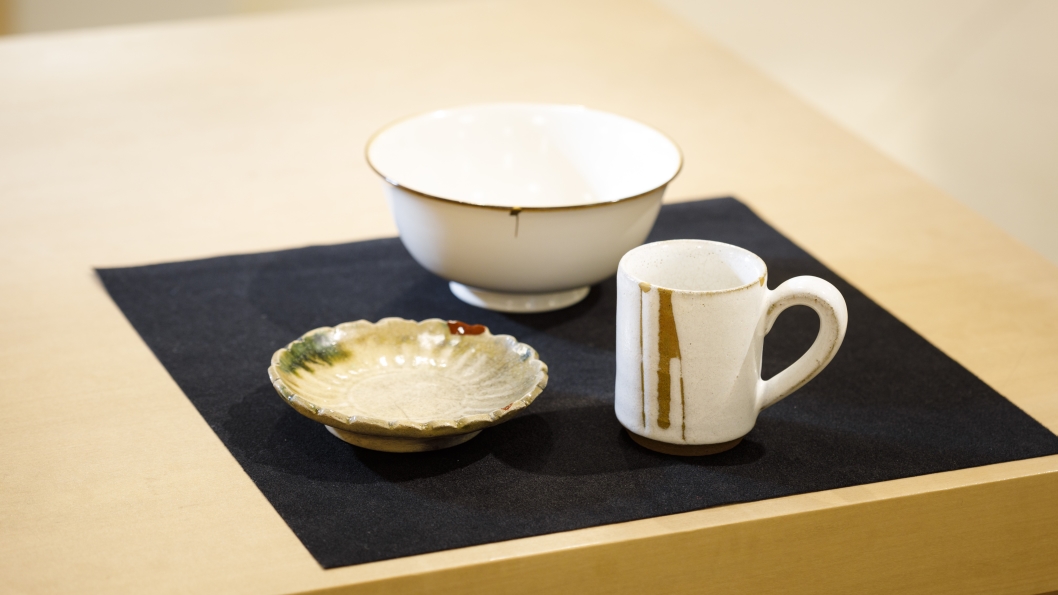 「金継ぎ」を施した器の画像