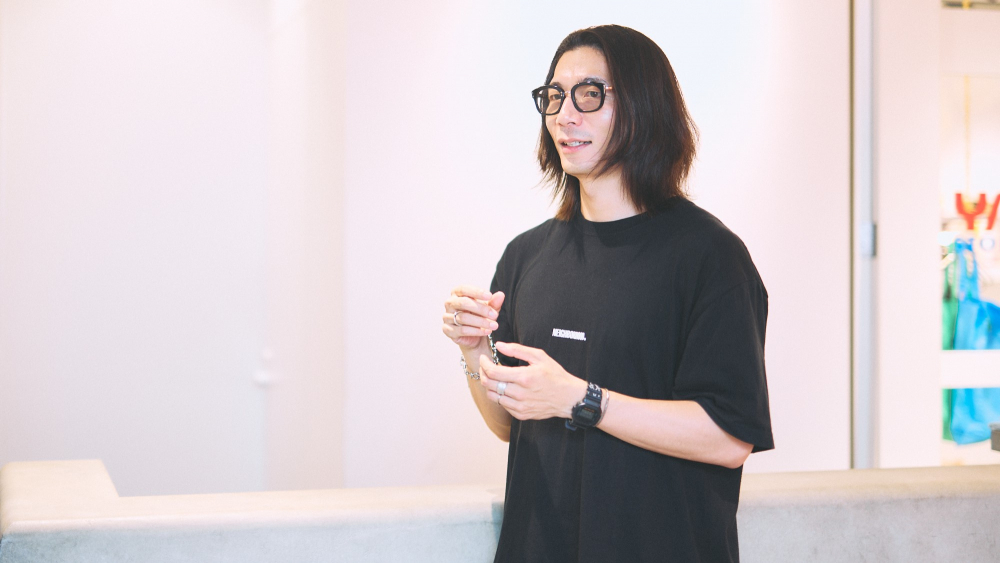 展覧会チームの強みの一つに「風通しの良さ」を挙げる那須さん。「旬が過ぎ去る前にいち早く情報をキャッチして、それを企画に落とし込んで形にするスピード感がある」と話す