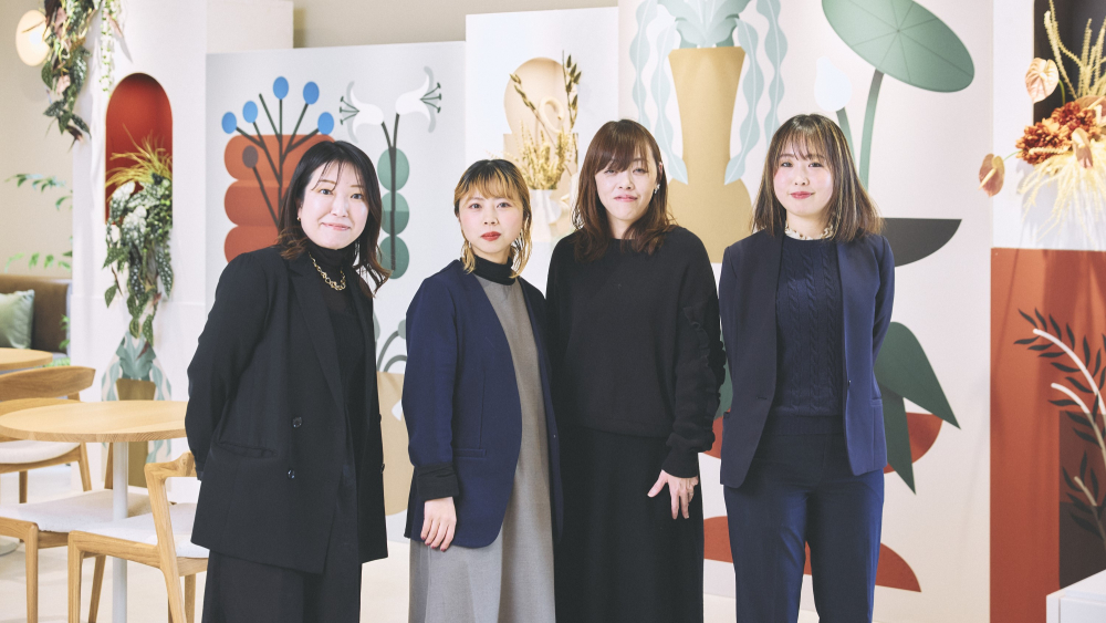 「明日見世」店舗運営の中核を担うアンバサダーと髙橋マネジャー