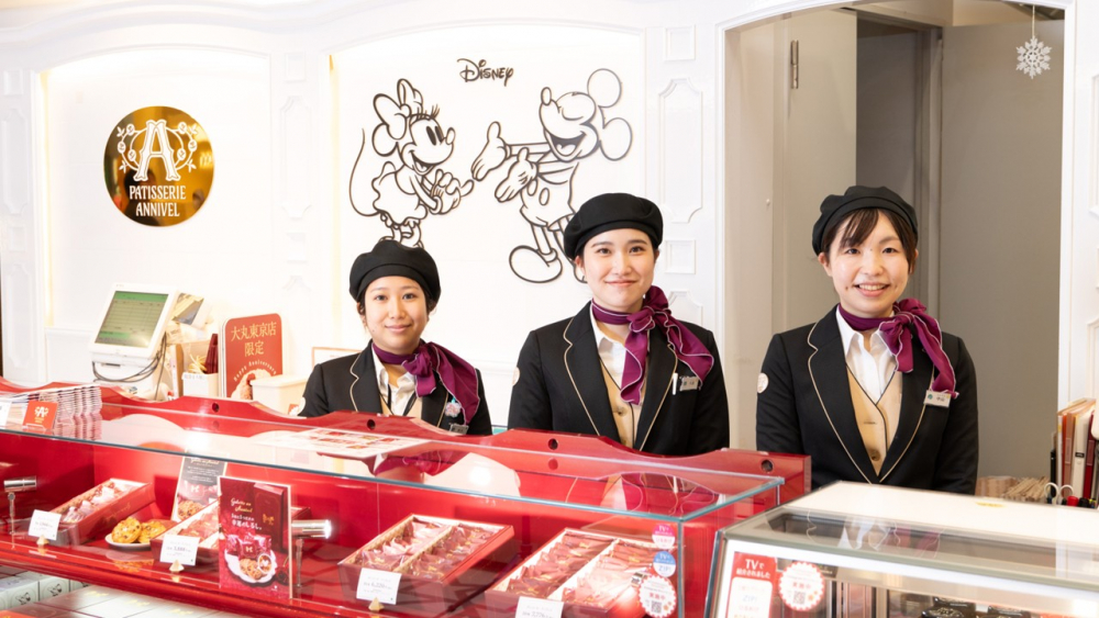 経営から現場まで、お客様の大切なお祝いの日にアニヴェルのスウィーツが華を添え、お客様の記憶とリンクするようなブランドを目指す