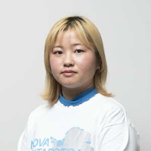 山中 綾子